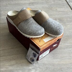 NEW IN BOX - Drew Barefoot Freedom Slip-On Clog